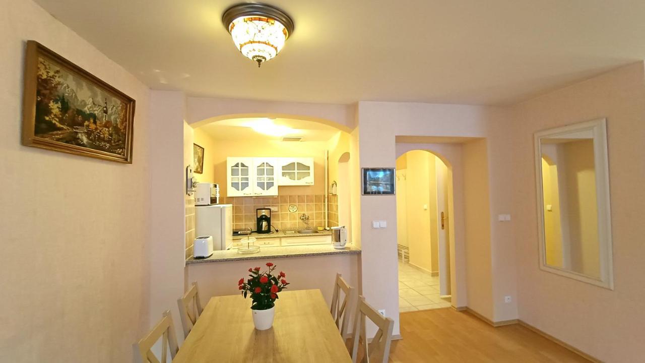 Apartments Stubsi With Colonnade View كارلوفي فاري المظهر الخارجي الصورة
