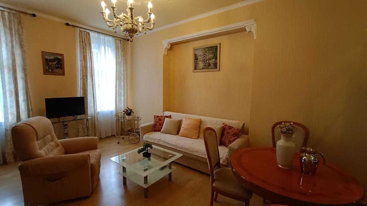 Apartments Stubsi With Colonnade View كارلوفي فاري المظهر الخارجي الصورة