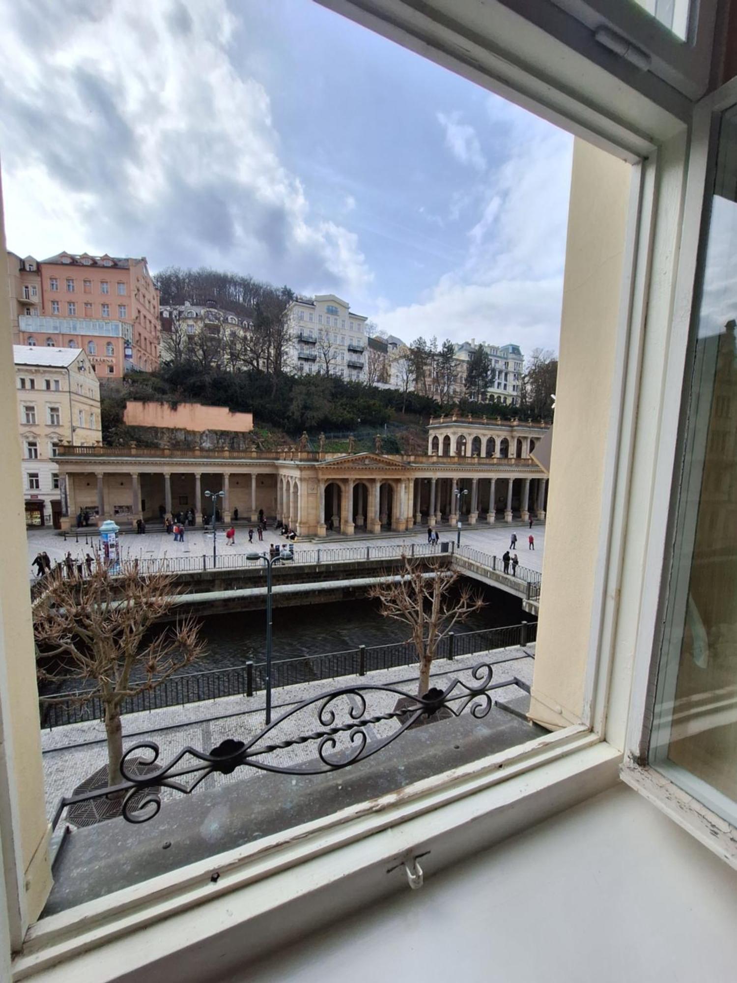 Apartments Stubsi With Colonnade View كارلوفي فاري المظهر الخارجي الصورة