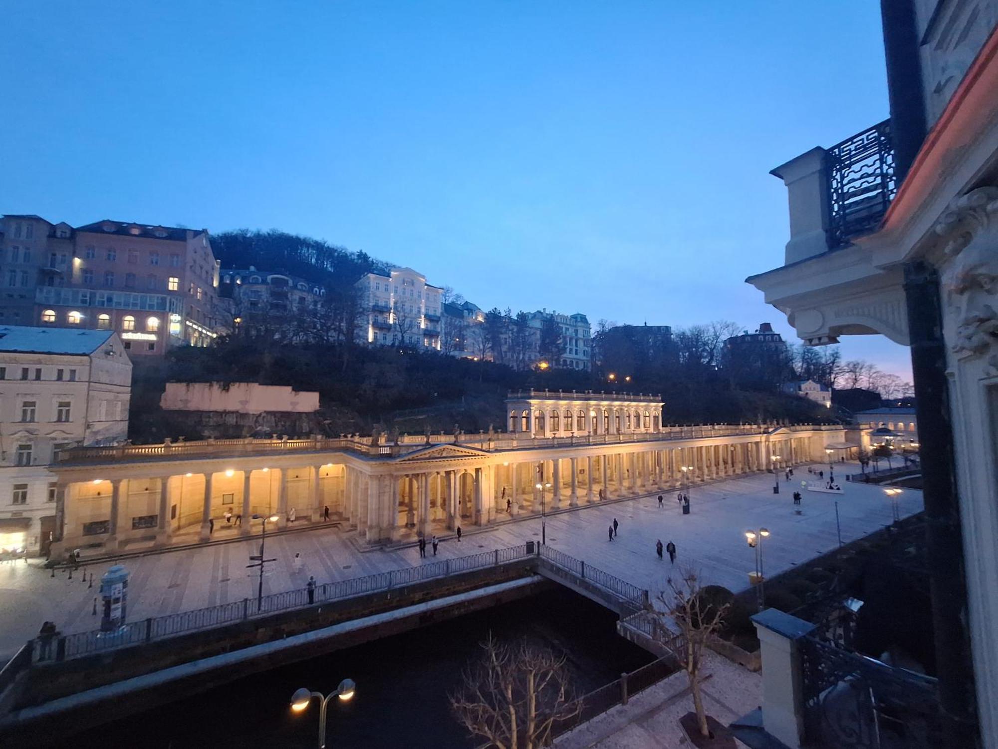 Apartments Stubsi With Colonnade View كارلوفي فاري المظهر الخارجي الصورة